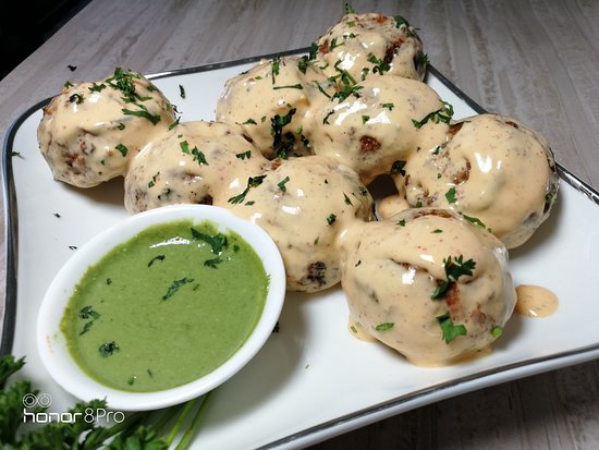CREAMY MOMOS